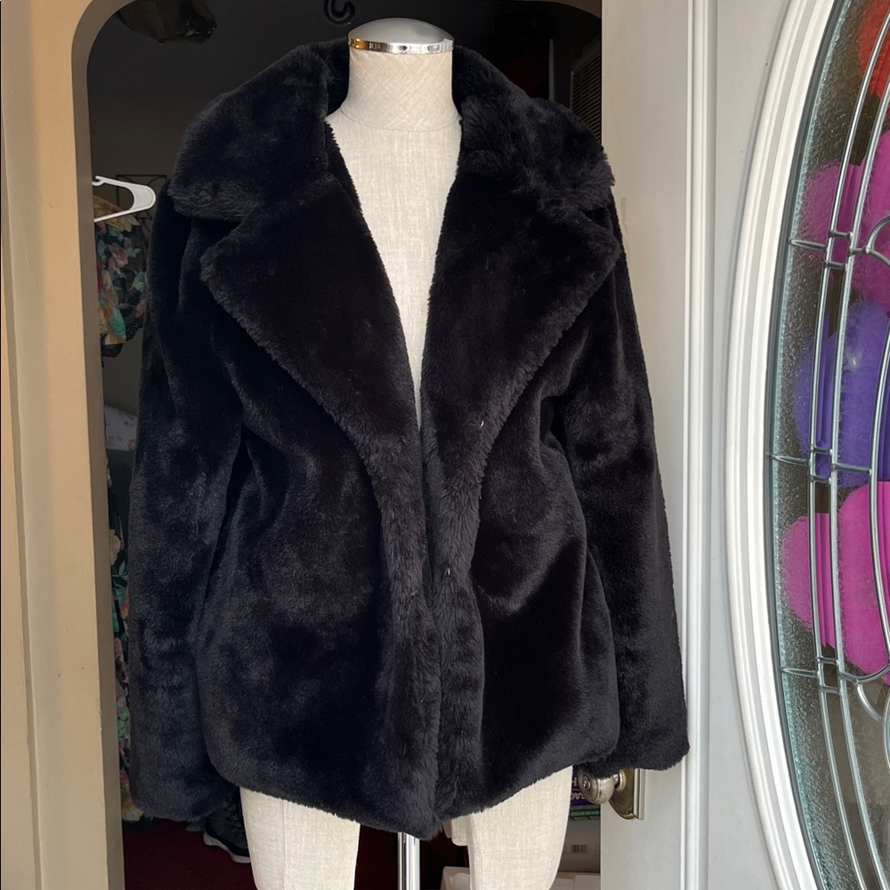 Luxurious Black Faux Fur Coat - Picture 9 of 9